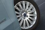 Ford Fusion Hybrid SE 2013 года